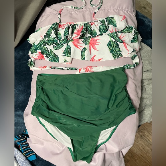 Bathing suit - Picture 3 of 3